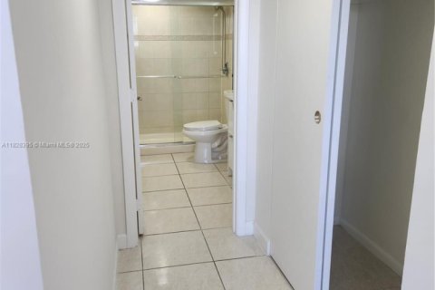 Copropriété à louer à North Miami Beach, Floride: 1 chambre, 74.32 m2 № 1801049 - photo 10