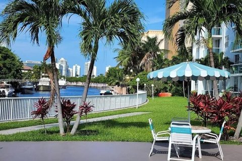 Copropriété à louer à North Miami Beach, Floride: 1 chambre, 74.32 m2 № 1801049 - photo 16