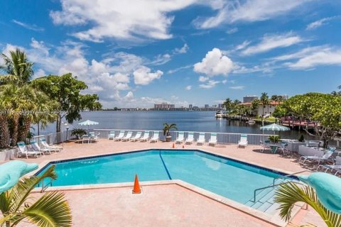 Copropriété à louer à North Miami Beach, Floride: 1 chambre, 74.32 m2 № 1801049 - photo 14