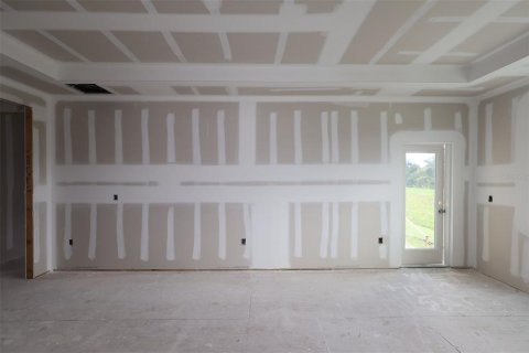 House in Zellwood, Florida 5 bedrooms, 354.7 sq.m. № 2403695 - photo 10