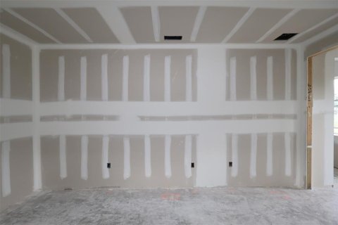 House in Zellwood, Florida 5 bedrooms, 354.7 sq.m. № 2403695 - photo 3