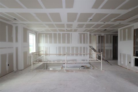 House in Zellwood, Florida 5 bedrooms, 354.7 sq.m. № 2403695 - photo 2