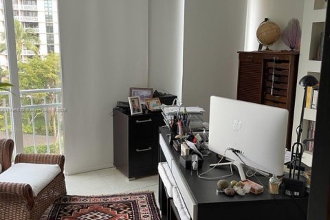 Снять в аренду кондоминиум в Ки-Бискейн, Флорида 3 спальни, 219.81м2, № 2037764 - фото 5