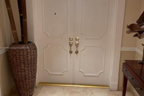 Снять в аренду кондоминиум в Ки-Бискейн, Флорида 3 спальни, 219.81м2, № 2037764 - фото 7