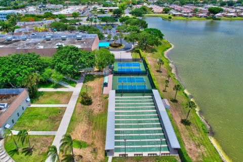 Condo in Delray Beach, Florida, 2 bedrooms  № 1065507 - photo 1