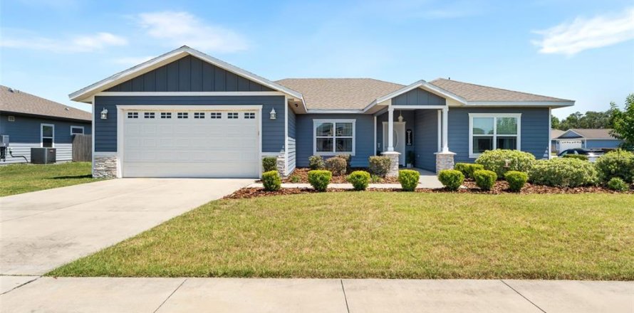 House in Newberry, Florida 4 bedrooms, 187.85 sq.m. № 1751110