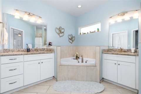House in Newberry, Florida 4 bedrooms, 187.85 sq.m. № 1751110 - photo 17
