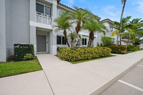 House in Pembroke Pines, Florida 2 bedrooms, 103.49 sq.m. № 2082947 - photo 2
