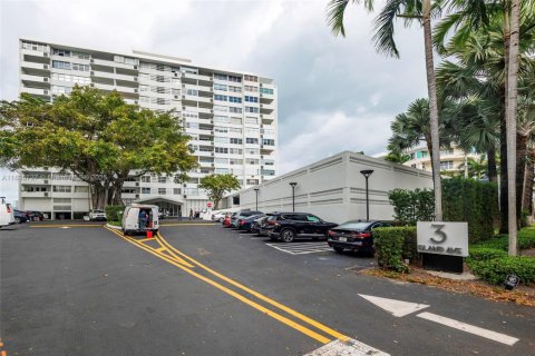 Condominio en venta en Miami Beach, Florida, 1 dormitorio, 79.06 m2 № 1949772 - foto 24