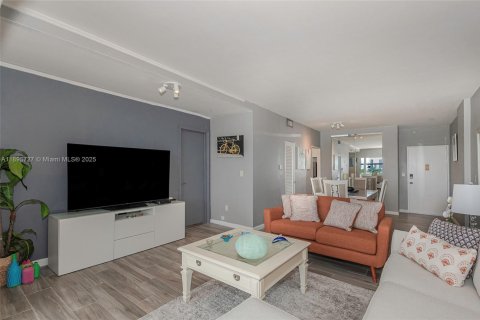 Condominio en venta en Miami Beach, Florida, 1 dormitorio, 79.06 m2 № 1949772 - foto 9