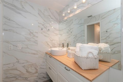 Condominio en venta en Miami Beach, Florida, 1 dormitorio, 79.06 m2 № 1949772 - foto 21