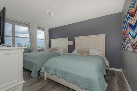 Condominio en venta en Miami Beach, Florida, 1 dormitorio, 79.06 m2 № 1949772 - foto 15