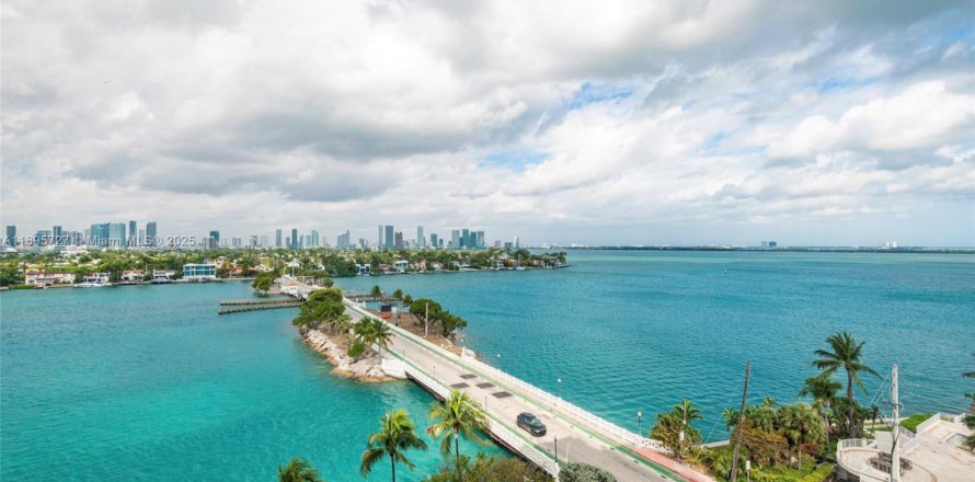 Condominio en Miami Beach, Florida, 1 dormitorio № 1949772