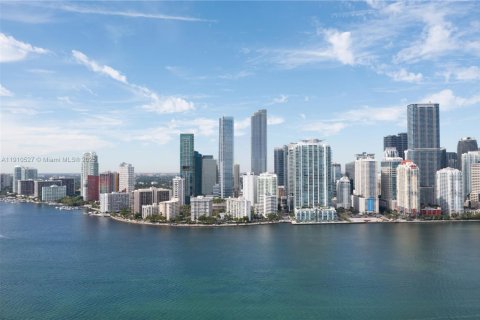 Condo in Miami, Florida, 2 bedrooms № 2082214 - photo 16