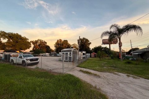 Commercial property in Land O' Lakes, Florida № 2312767 - photo 5