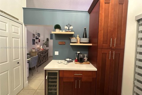 Condominio en venta en Miami, Florida, 2 dormitorios, 78.5 m2 № 2030380 - foto 7