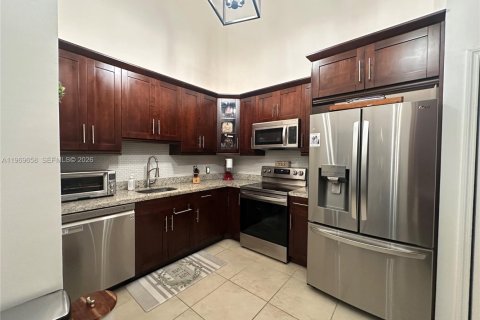 Condominio en venta en Miami, Florida, 2 dormitorios, 78.5 m2 № 2030380 - foto 5