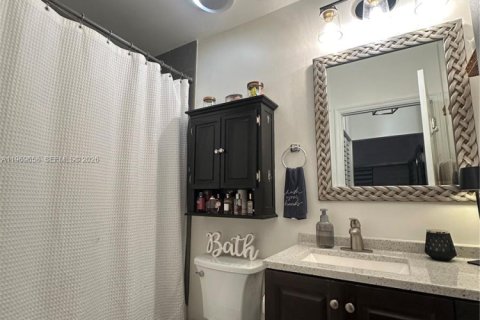 Condominio en venta en Miami, Florida, 2 dormitorios, 78.5 m2 № 2030380 - foto 10