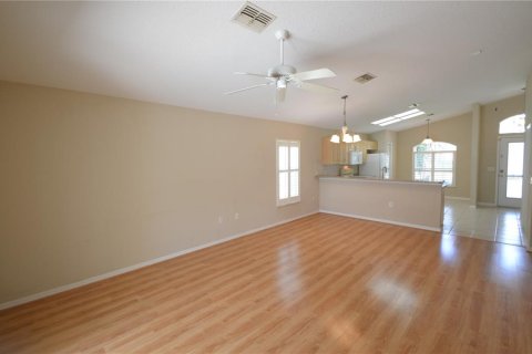 House in New Port Richey, Florida 3 bedrooms, 119.29 sq.m. № 1886245 - photo 15