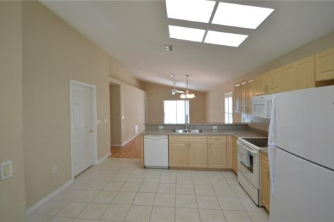 House in New Port Richey, Florida 3 bedrooms, 119.29 sq.m. № 1886245 - photo 10