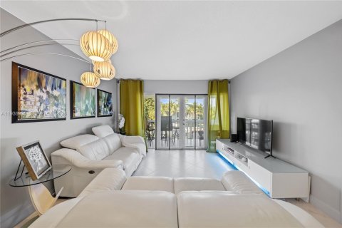 Condominio en venta en Hallandale Beach, Florida, 2 dormitorios, 97.55 m2 № 1995449 - foto 5