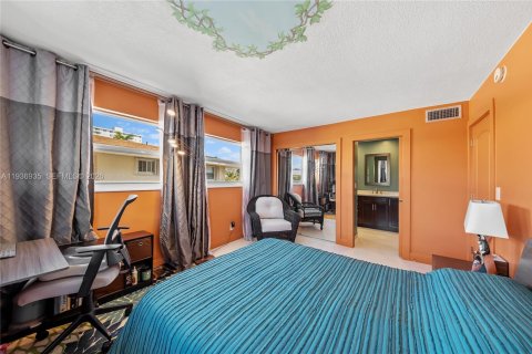 Condominio en venta en Hallandale Beach, Florida, 2 dormitorios, 97.55 m2 № 1995449 - foto 20