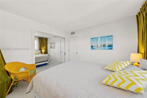 Condominio en venta en Hallandale Beach, Florida, 2 dormitorios, 97.55 m2 № 1995449 - foto 26