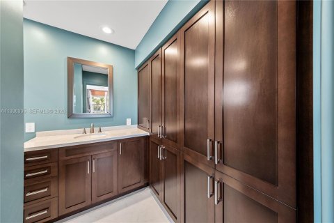 Condominio en venta en Hallandale Beach, Florida, 2 dormitorios, 97.55 m2 № 1995449 - foto 22