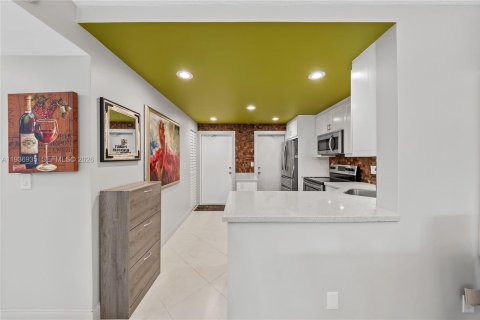 Condominio en venta en Hallandale Beach, Florida, 2 dormitorios, 97.55 m2 № 1995449 - foto 10