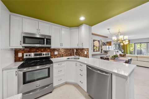 Condominio en venta en Hallandale Beach, Florida, 2 dormitorios, 97.55 m2 № 1995449 - foto 14