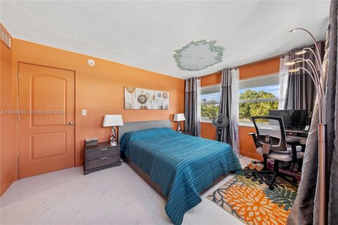 Condominio en venta en Hallandale Beach, Florida, 2 dormitorios, 97.55 m2 № 1995449 - foto 19