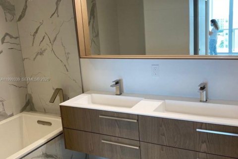 Купить кондоминиум в Бей-Харбор-Айлендс, Флорида 1 спальня, 91.04м2, № 2064107 - фото 9