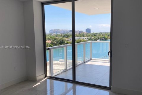 Купить кондоминиум в Бей-Харбор-Айлендс, Флорида 1 спальня, 91.04м2, № 2064107 - фото 4