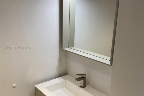 Купить кондоминиум в Бей-Харбор-Айлендс, Флорида 1 спальня, 91.04м2, № 2064107 - фото 17