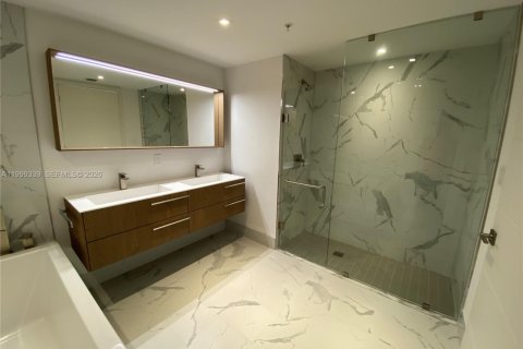 Купить кондоминиум в Бей-Харбор-Айлендс, Флорида 1 спальня, 91.04м2, № 2064107 - фото 11