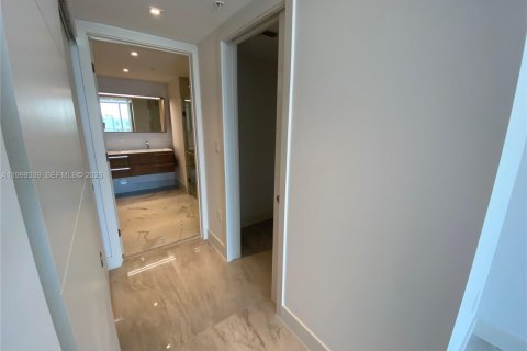 Купить кондоминиум в Бей-Харбор-Айлендс, Флорида 1 спальня, 91.04м2, № 2064107 - фото 21