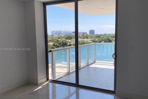 Купить кондоминиум в Бей-Харбор-Айлендс, Флорида 1 спальня, 91.04м2, № 2064107 - фото 3