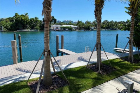 Купить кондоминиум в Бей-Харбор-Айлендс, Флорида 1 спальня, 91.04м2, № 2064107 - фото 28