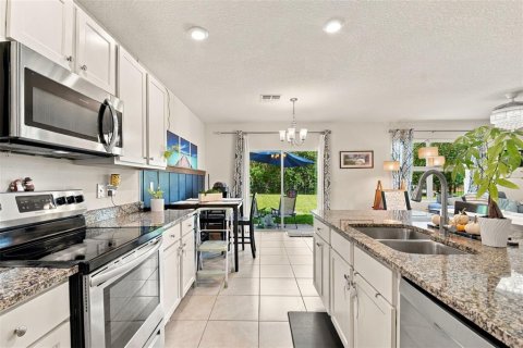 Villa ou maison à vendre à Sanford, Floride: 5 chambres, 243.96 m2 № 2419520 - photo 12