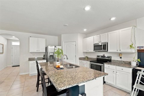 Villa ou maison à vendre à Sanford, Floride: 5 chambres, 243.96 m2 № 2419520 - photo 11