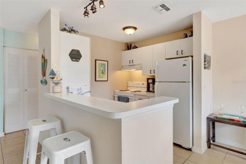 Copropriété à vendre à Sarasota, Floride: 2 chambres, 113.71 m2 № 1673658 - photo 9
