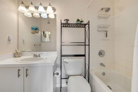 Copropriété à vendre à Sarasota, Floride: 2 chambres, 113.71 m2 № 1673658 - photo 26