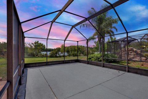 House in Tampa, Florida 4 bedrooms, 240.34 sq.m. № 1744890 - photo 24