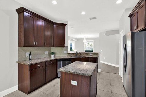 House in Tampa, Florida 4 bedrooms, 240.34 sq.m. № 1744890 - photo 9