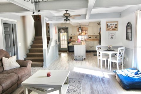 House in Umatilla, Florida 3 bedrooms, 154.4 sq.m. № 1808564 - photo 12