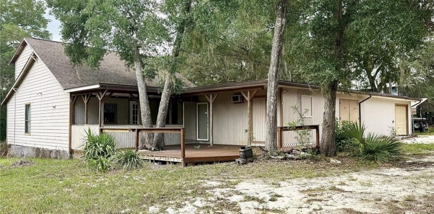 House in Umatilla, Florida 3 bedrooms, 154.4 sq.m. № 1808564