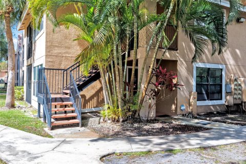 Condo in Miami, Florida, 2 bedrooms  № 2024229 - photo 30