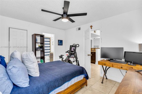 Condo in Miami, Florida, 2 bedrooms  № 2024229 - photo 20