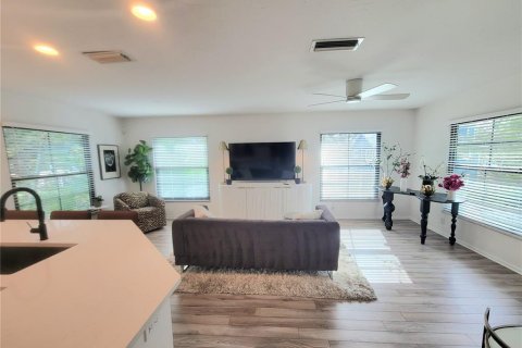 Снять в аренду квартиру в Сарасота, Флорида 6 комнат, 113.34м2, № 1915690 - фото 6