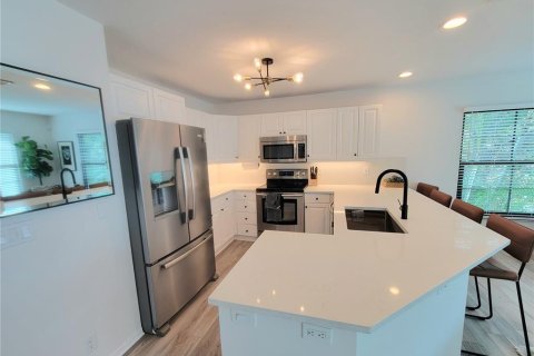 Снять в аренду квартиру в Сарасота, Флорида 6 комнат, 113.34м2, № 1915690 - фото 9